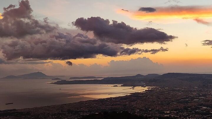 Vesuvius, V.I.P. the only Tour with Volcanological Guide