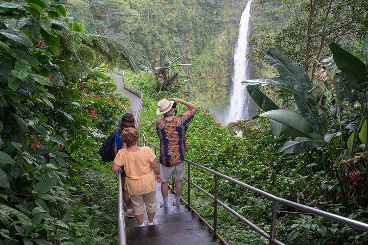 Visit Akaka Falls on this tour