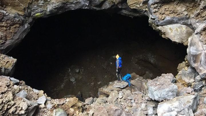 Visit of lava flow tunnels on ancient and recent lava flows