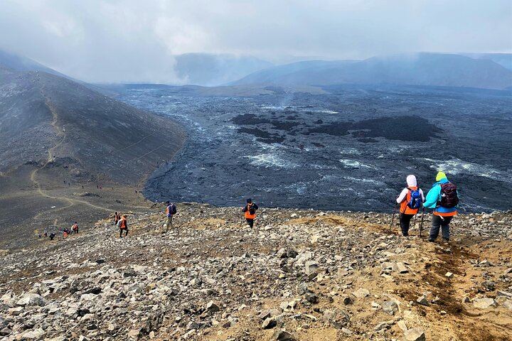 Volcano Eruption Site Hike & Reykjanes Tour from Reykjavik