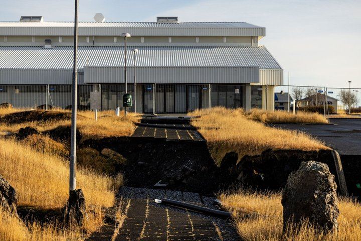 Volcano Hike and Grindavík Visit from Reykjavik