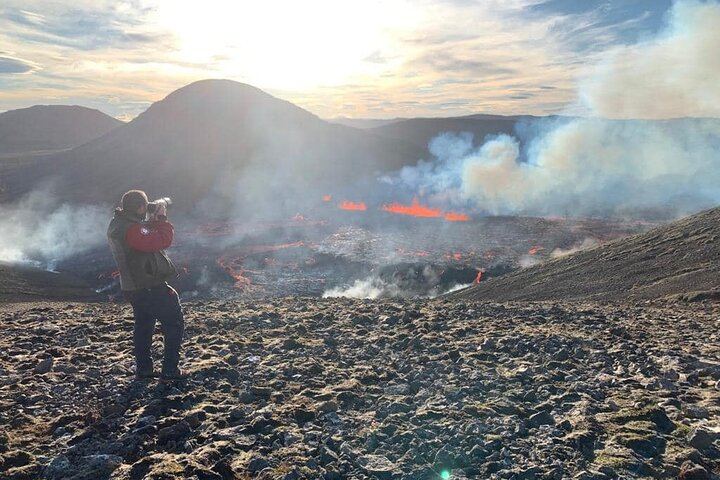 Volcano Eruption Site Hike & Reykjanes Tour from Reykjavik
