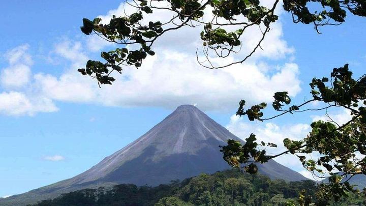 Volcano, Waterfalls, Zipline, Hot Springs Full Day Tour