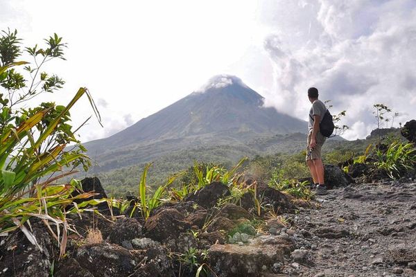 Arenal Day: 80-Metre Bridges at Mistico, El Silencio Lava Fields and 6 Thermal Pools