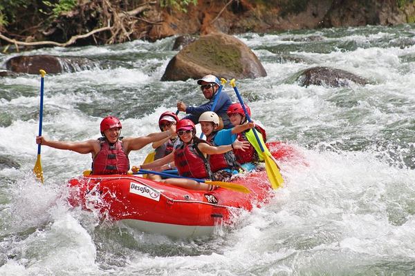 Desafío Mambo Combo: Lost Canyon Rappels, Balsa Rafting and El Salto Buffet