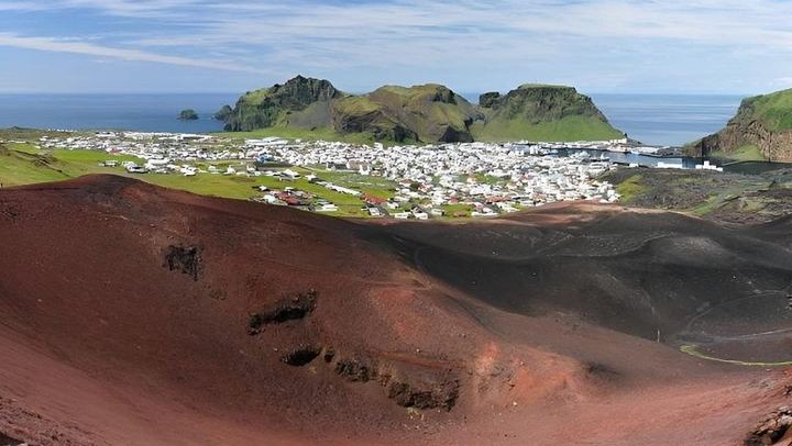 Westman Islands Volcano and World Largest Puffin Colony Tour