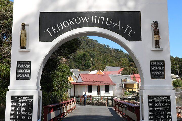 Whakarewarewa Village Guided Tour