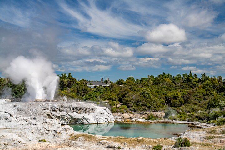 Whakarewarewa Village Guided Tour
