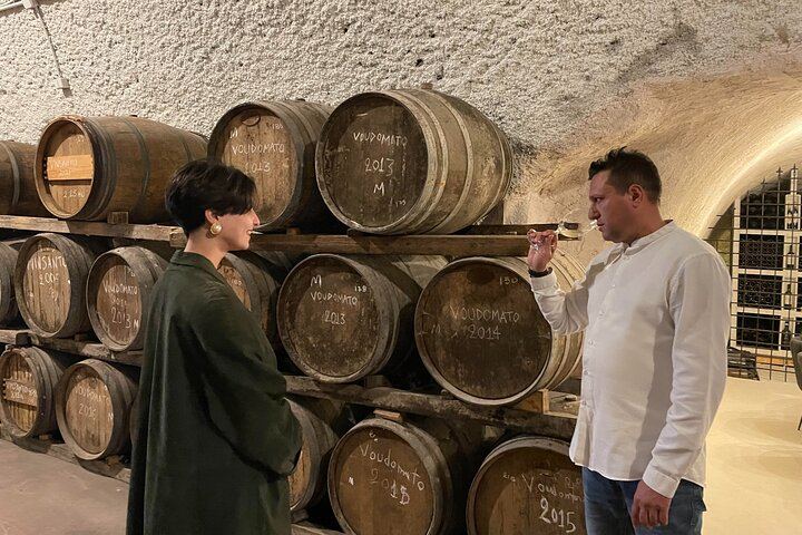 Wine tasting at Hatzidakis Winery